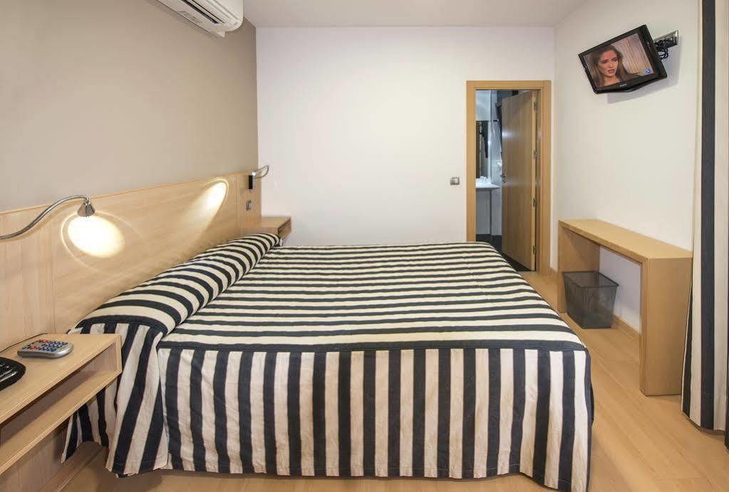 Hotel Puerta De La Santa
